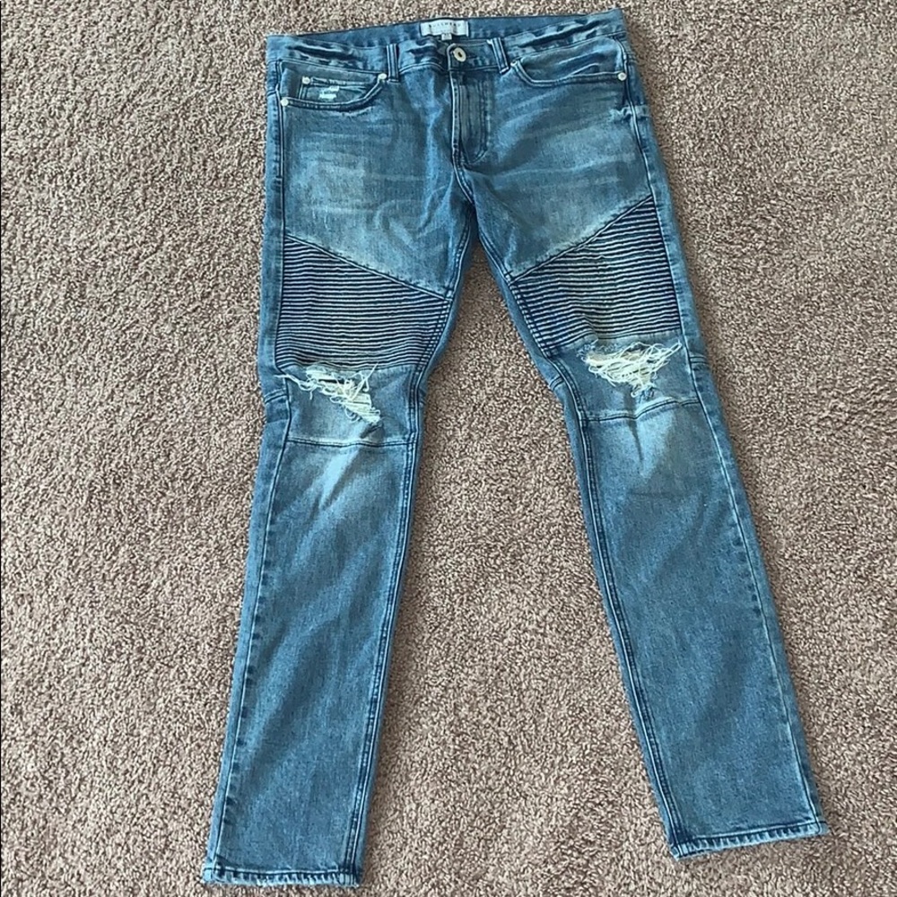 Bull head co. (Stacked skinny)
